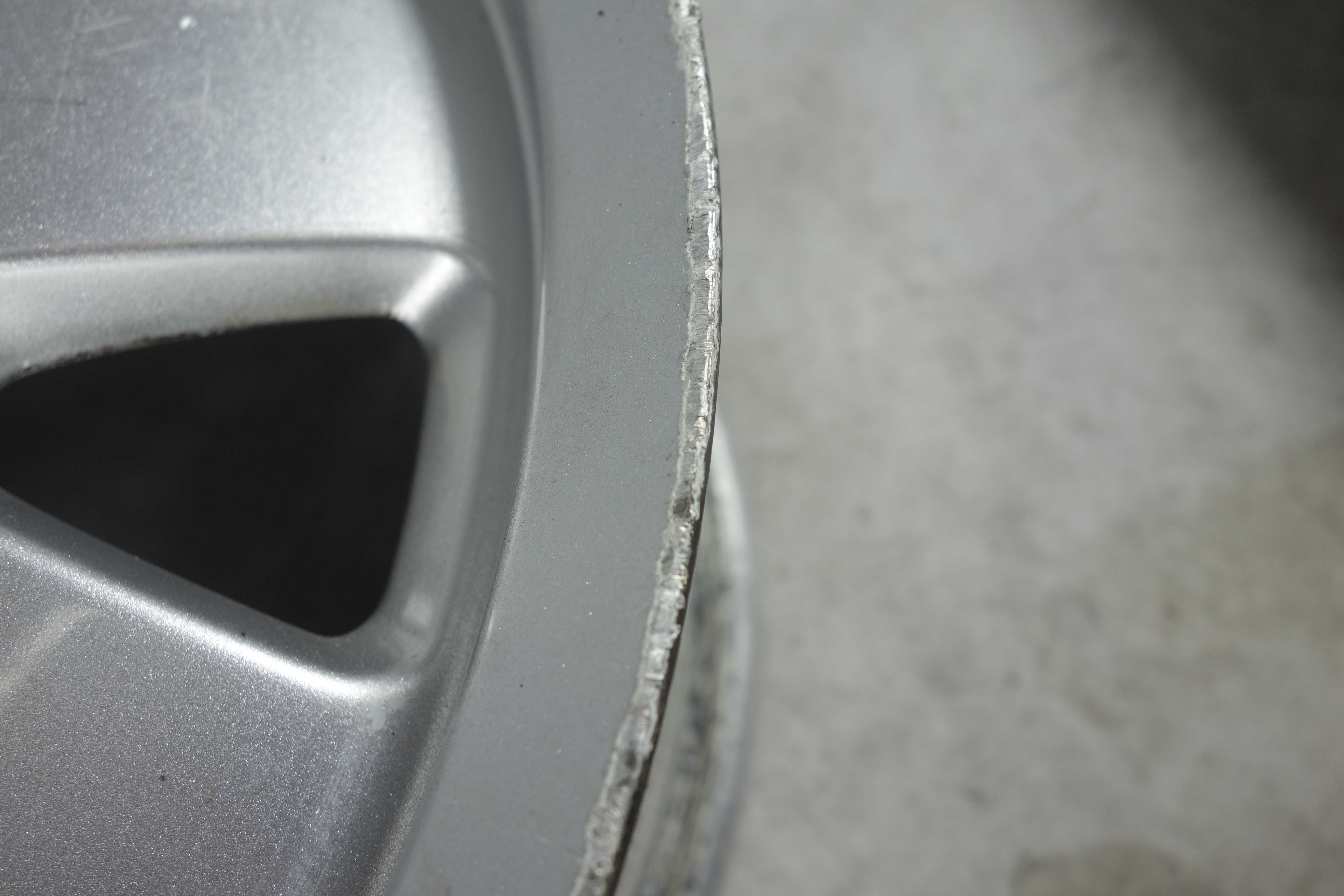 Alufelgi 15" 5x112 Audi A3 A4 Seat Leon Vw Golf Skoda Srebrne 861