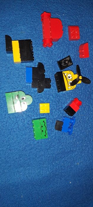 Дитячі конструктори  Lego та інші з Макдональда і Кафесі