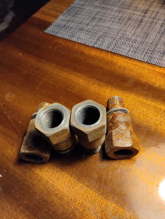 Футорки против забрызгивания маслом