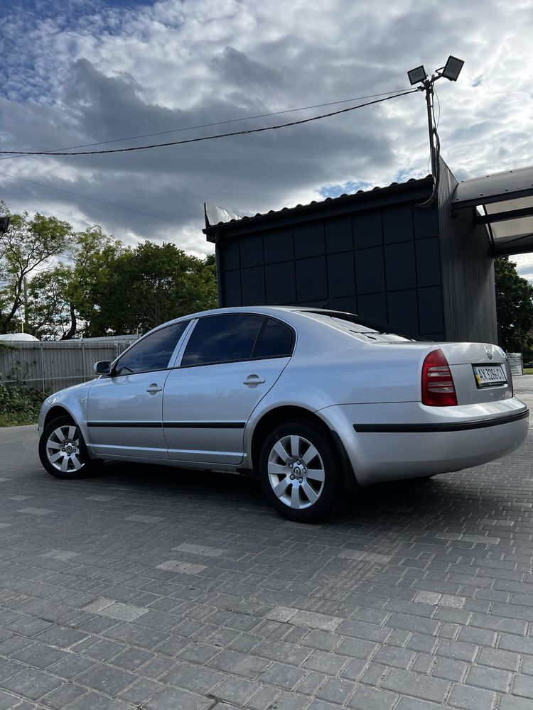 Skoda Superb v6 2.8 (торг)