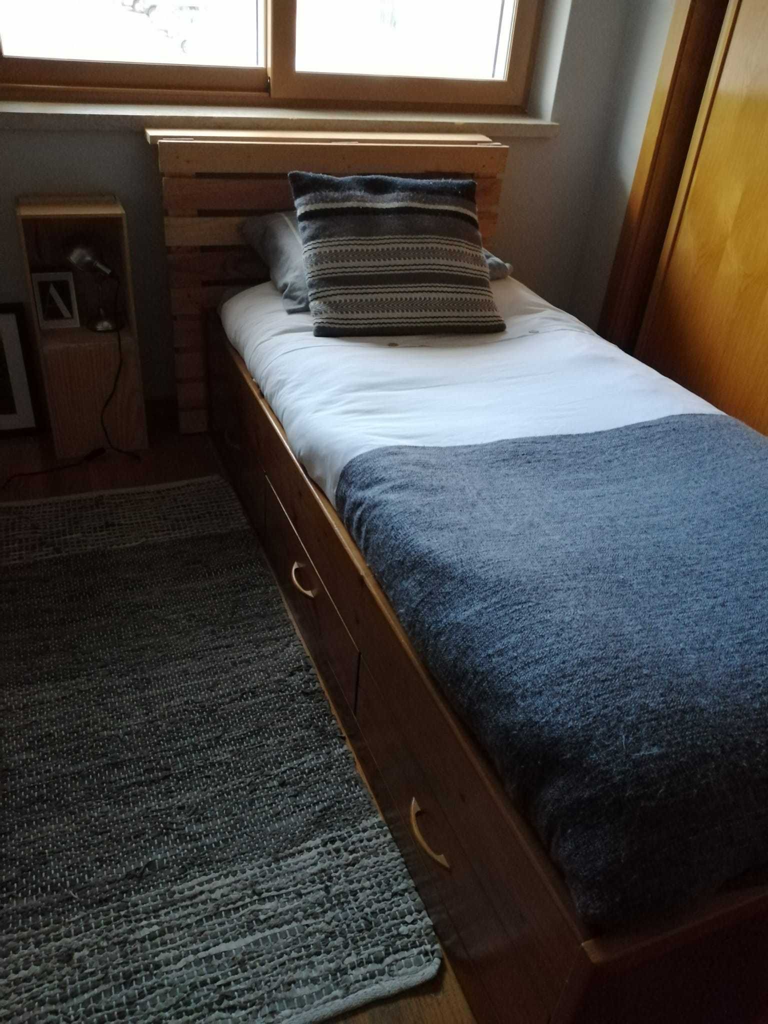 Cama Solteiro c/ 3 gavetas e colchão duplo