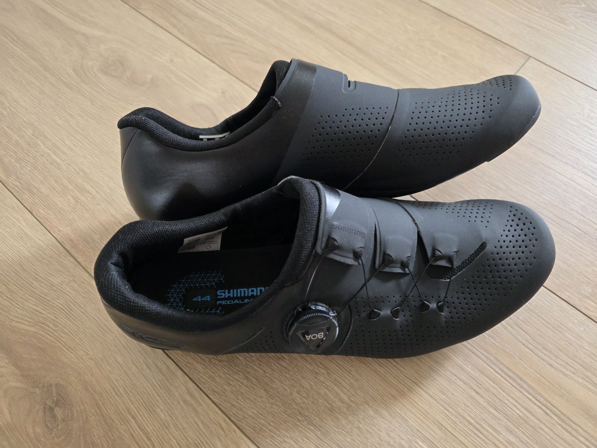 Buty szosowe rowerowe SHIMANO SH-RC302 rozmiar 44 , SPD SL wpinane