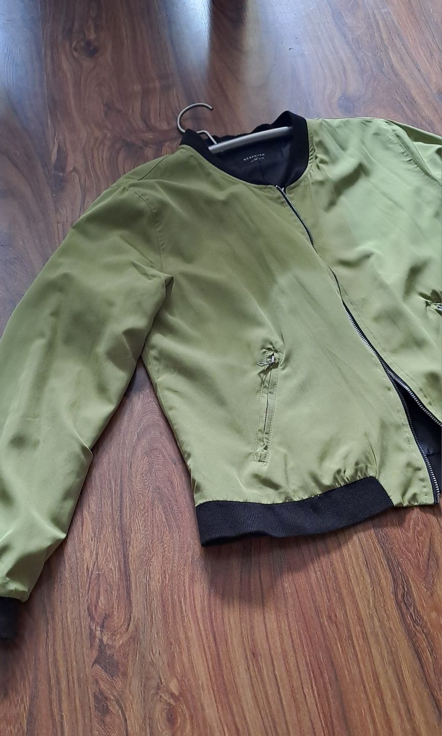 Zielona bomberka Reserved