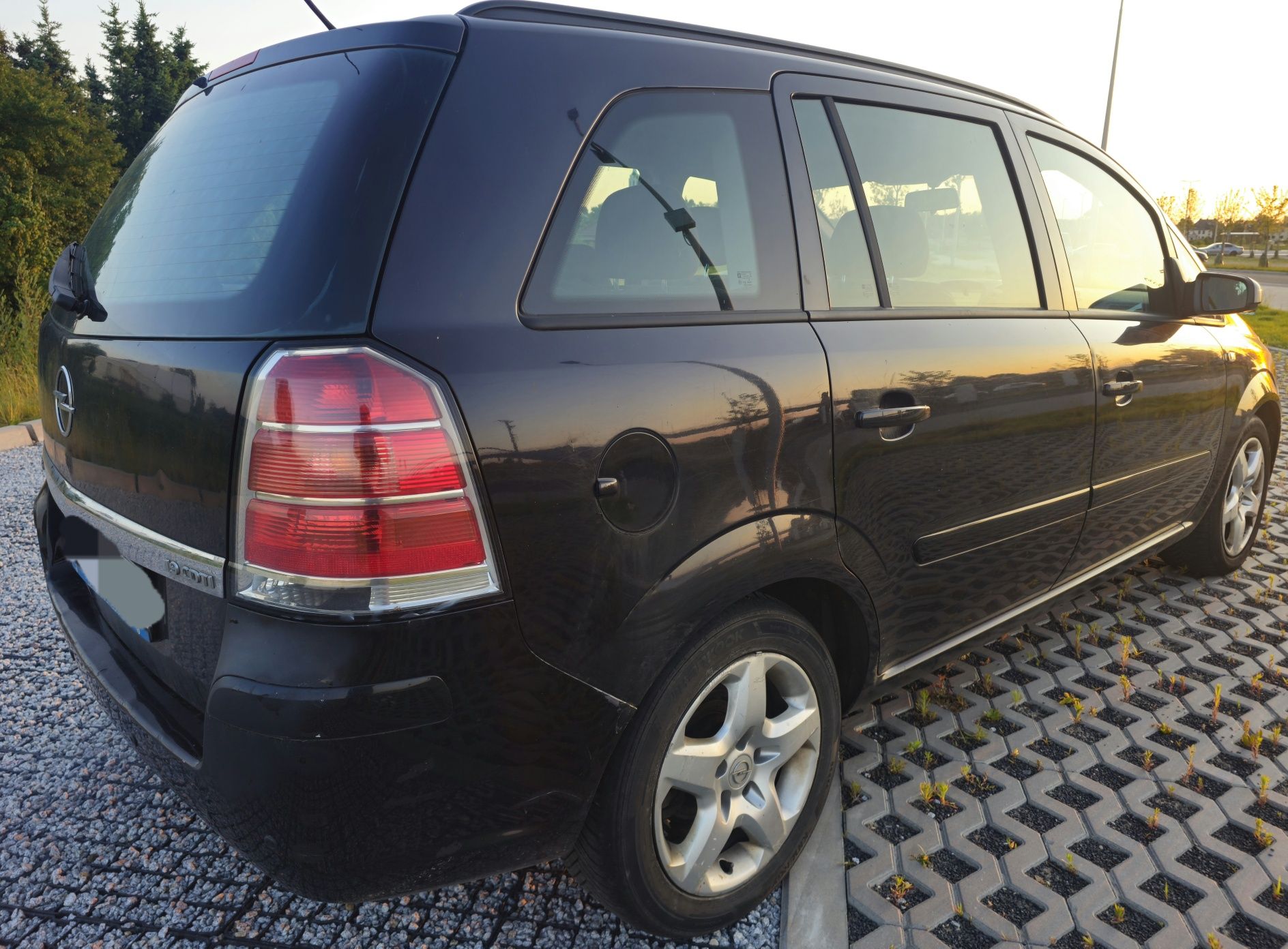 Opel Zafira B 1.9cdti 7osob Tanio Jeździ Uszkodzone Turbo Okazja