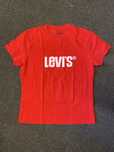 T-shirt vermelha Levis