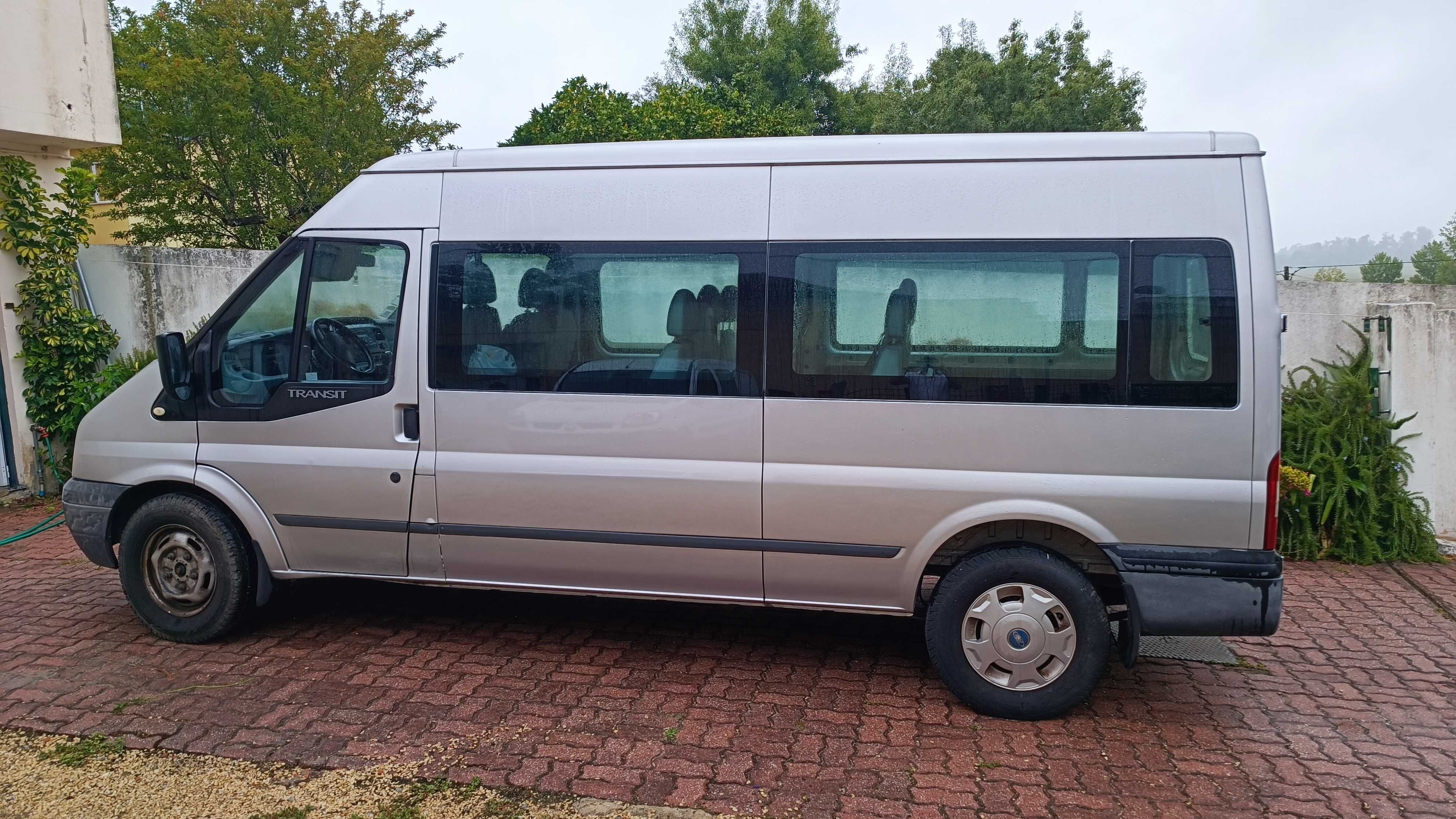 Ford Transit 9 lugares longa