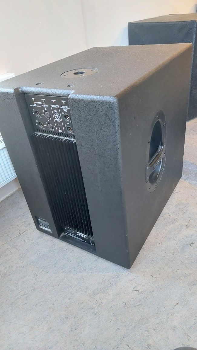 Сабвуфер 600w Mackie swa 1501z