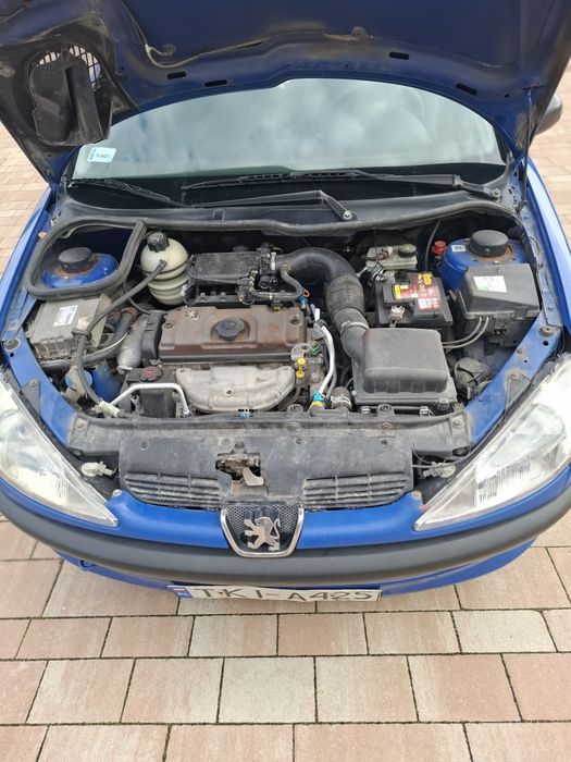 Sprzedam Peugeot 206 1,4 75 KM rb. 2000