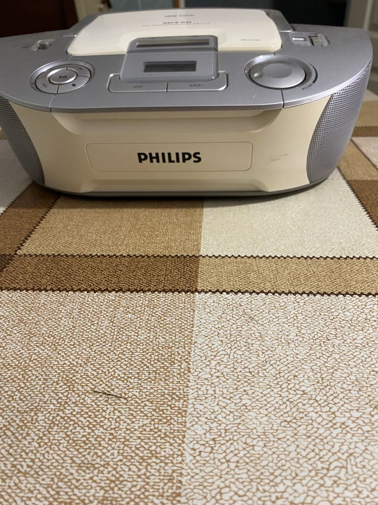 Продам магнитолу PHILIPS
