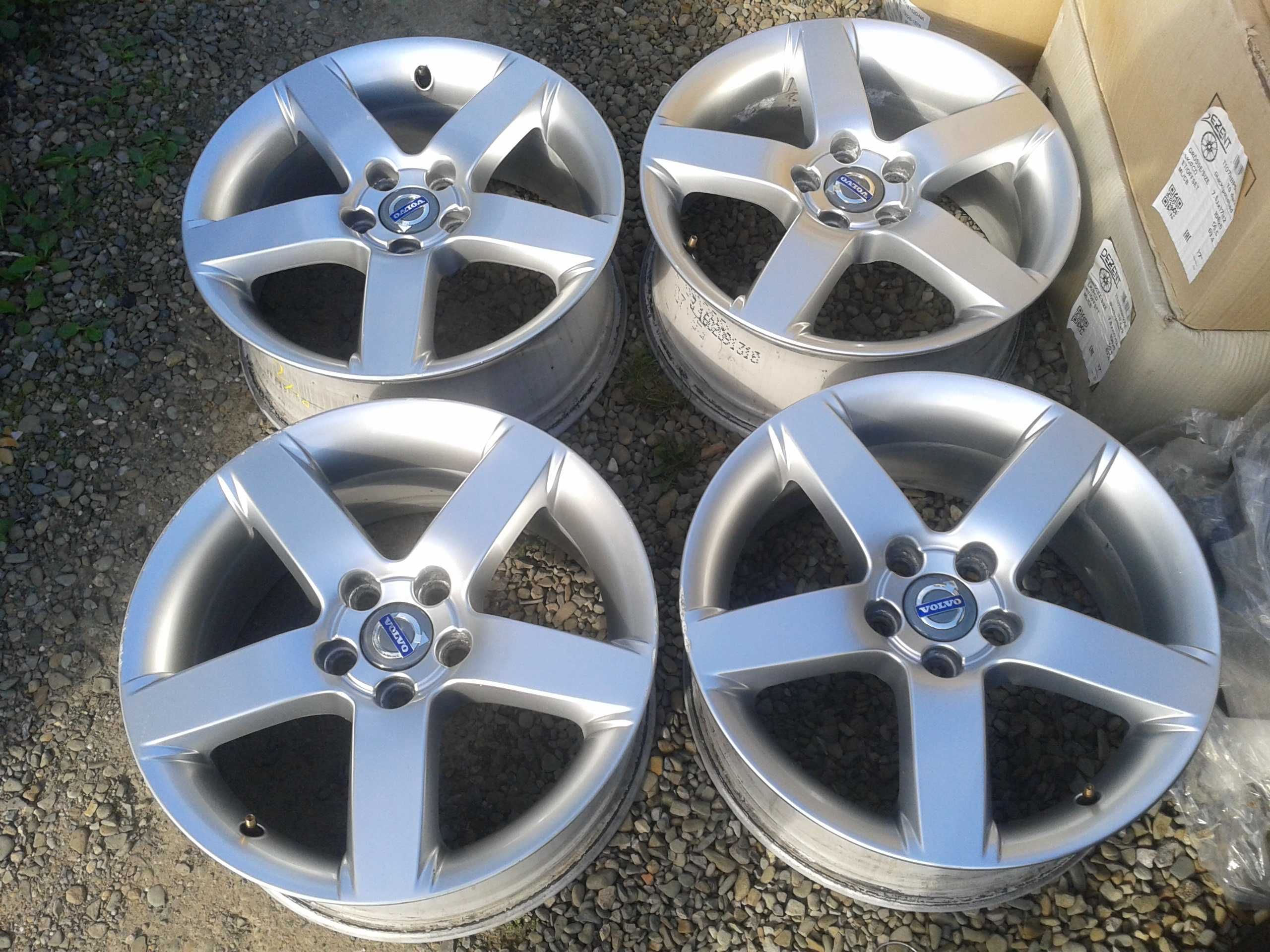 oryginalne r17 felgi volvo s40 s60 v40 v50 v60 v70 xc60 xc70 xc40 c30