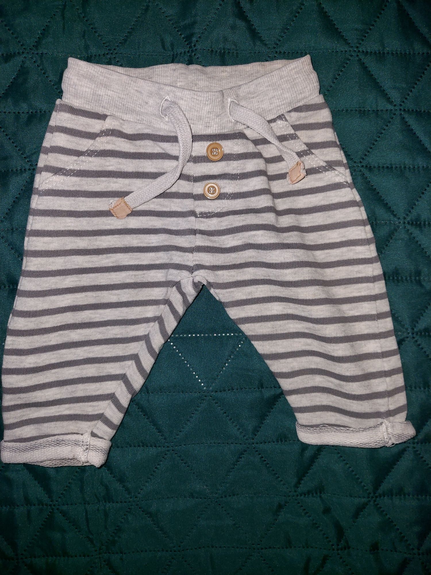 Spodnie dresowe, bawełniane niemowlęce rozmiar 68 cm
