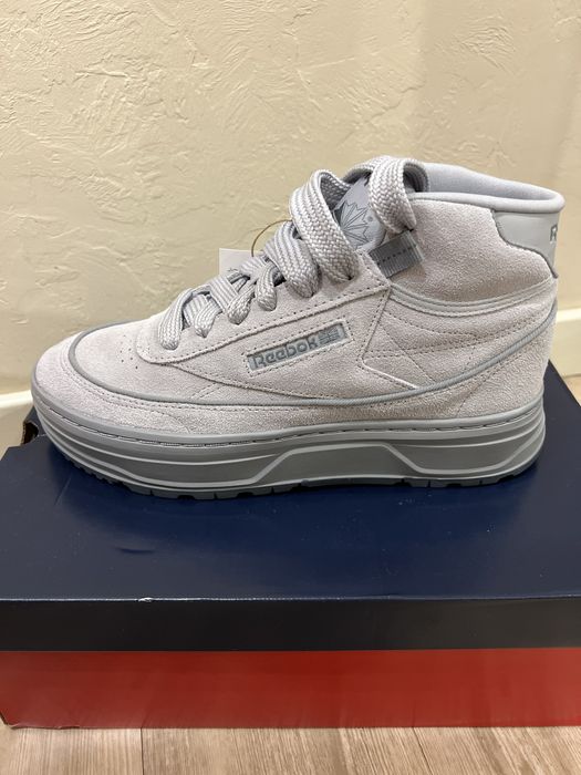 Дуже класні жіночі кросівки Reebok