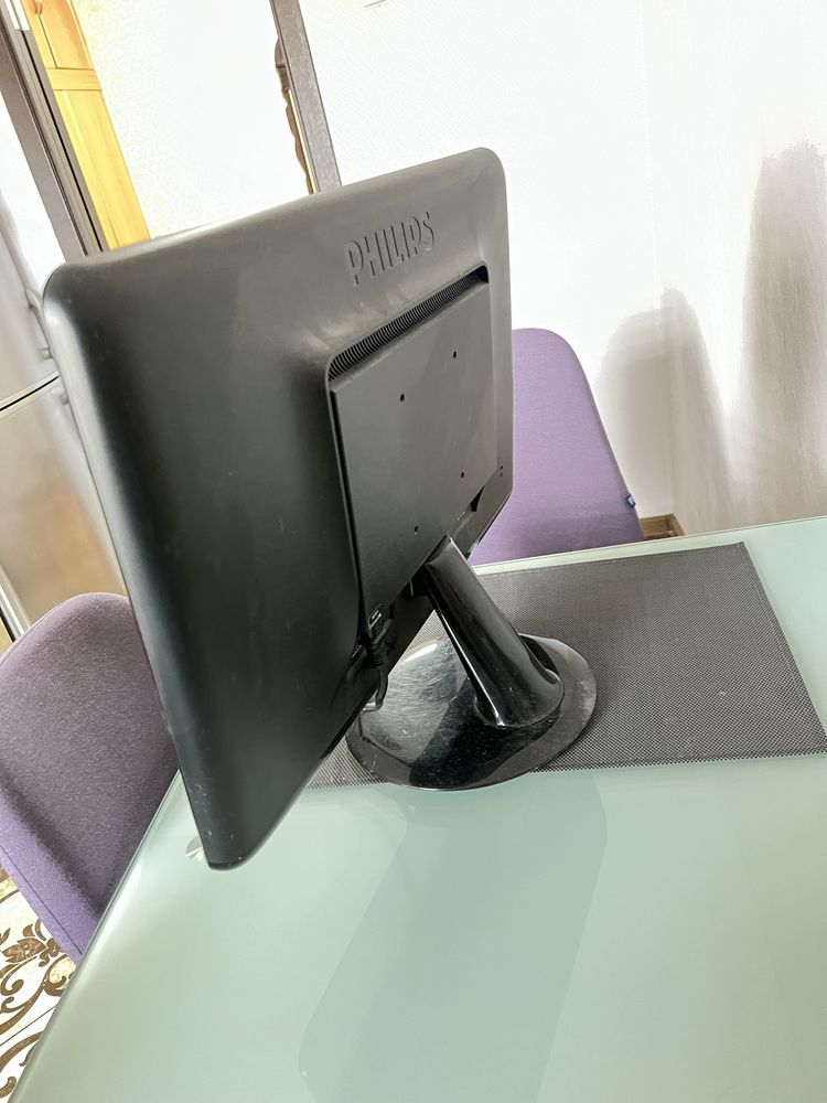 Монитор Philips 232e3