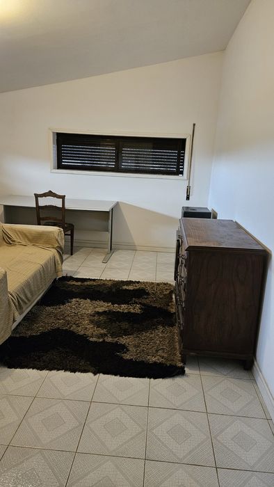 Arrendo quarto mobilado