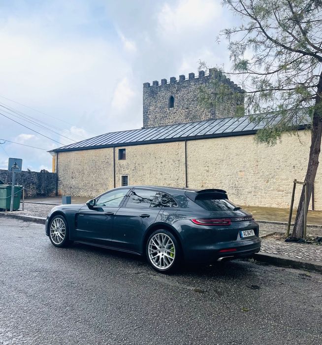 Porsche Panamera Sport Turismo 4 E-Hybrid
