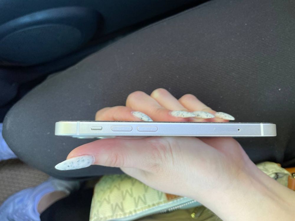 Продам Iphone 12 mini