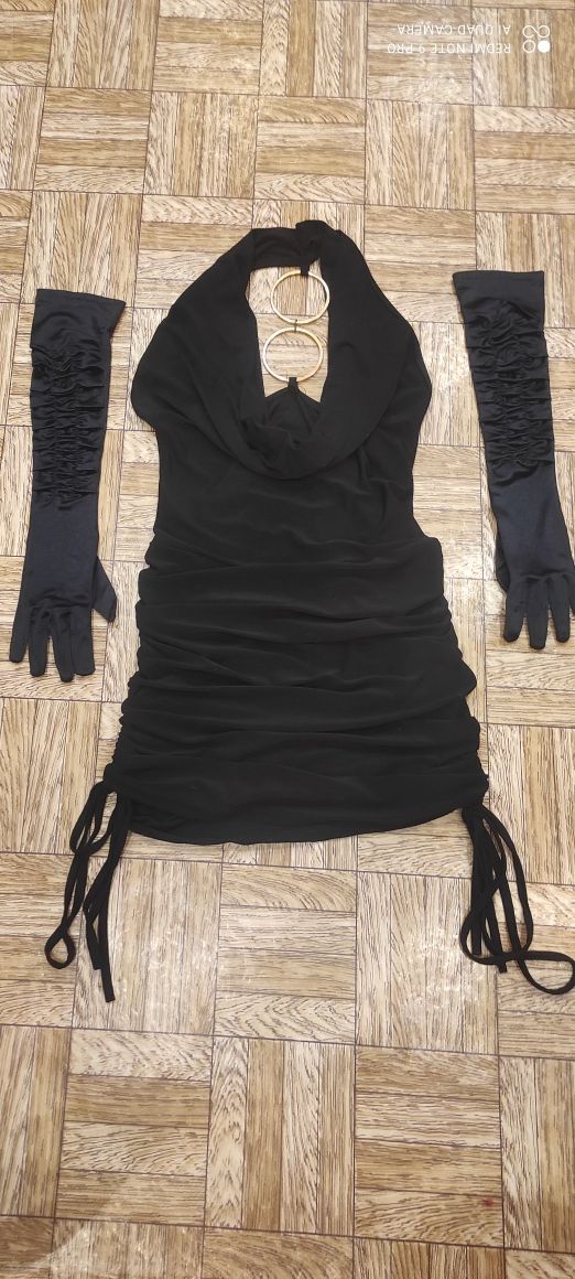 Маленькое чёрное вечернее платье размер м-l, с перчатками