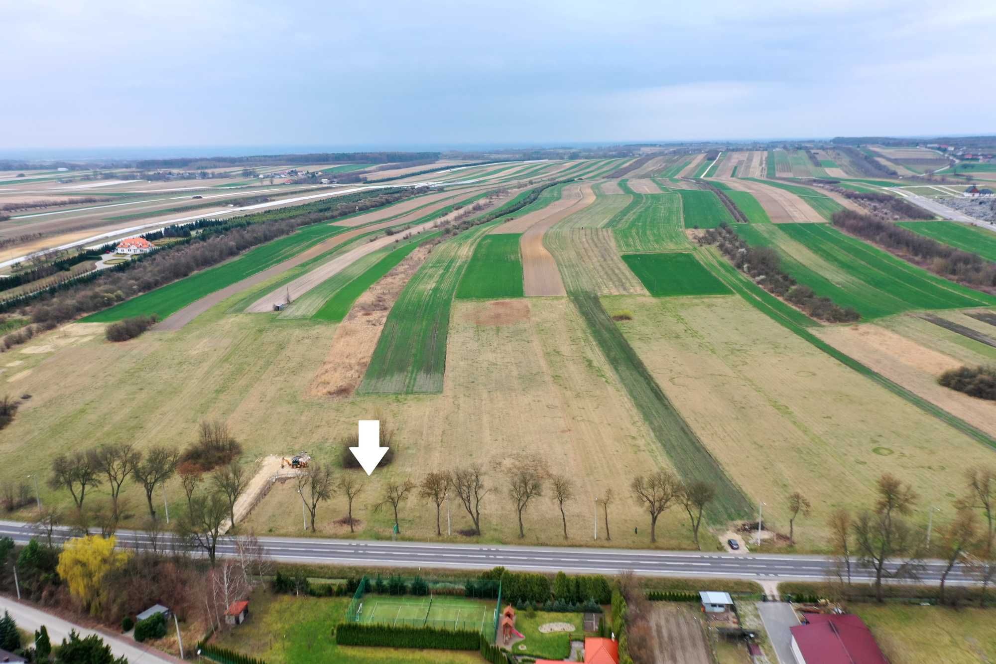 Działka 1.53ha przy trasie Kielce-Tarnów - pod inwestycje