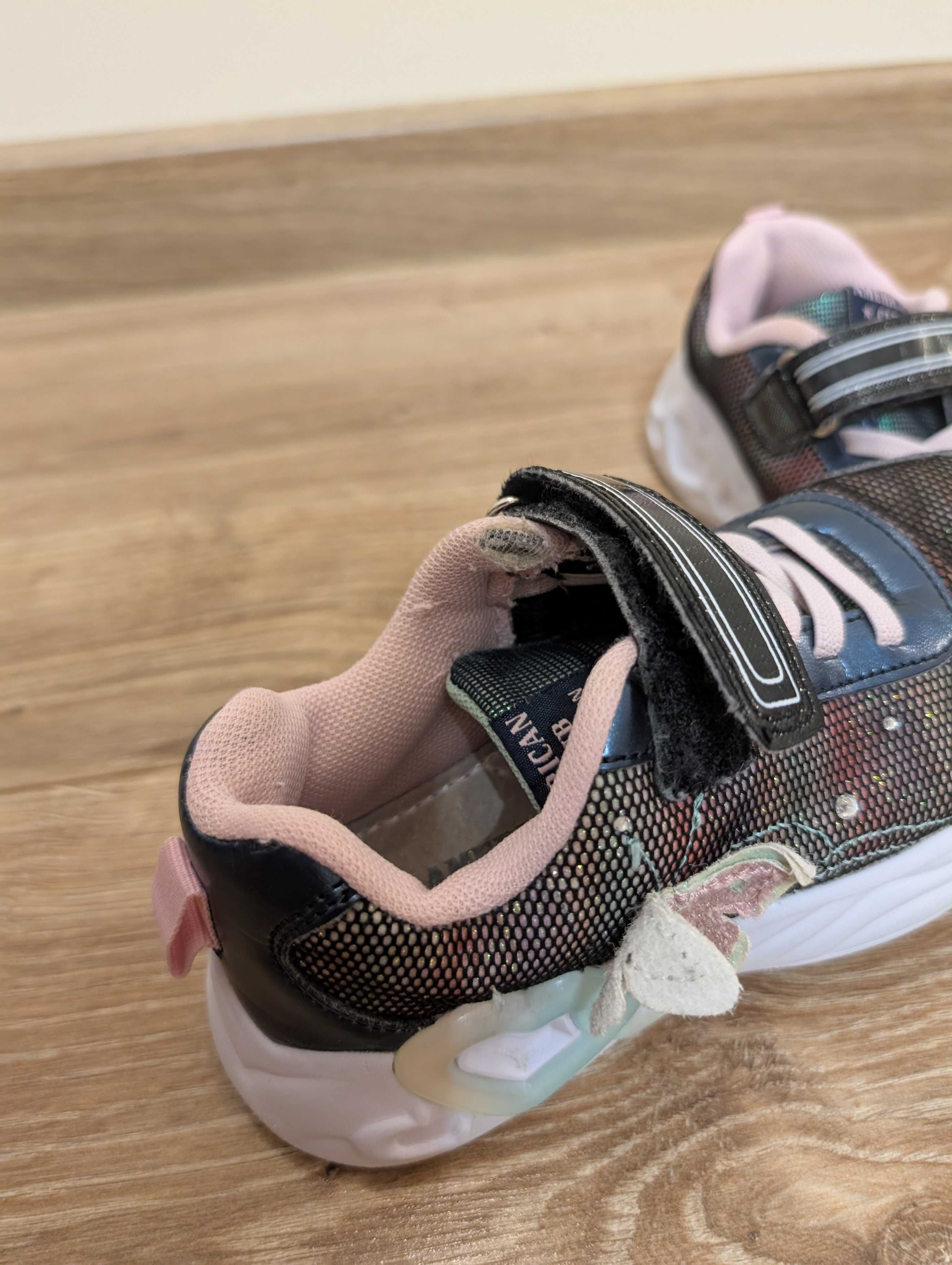 Buty adidasy  rozmiar 29  dla dziewczynki