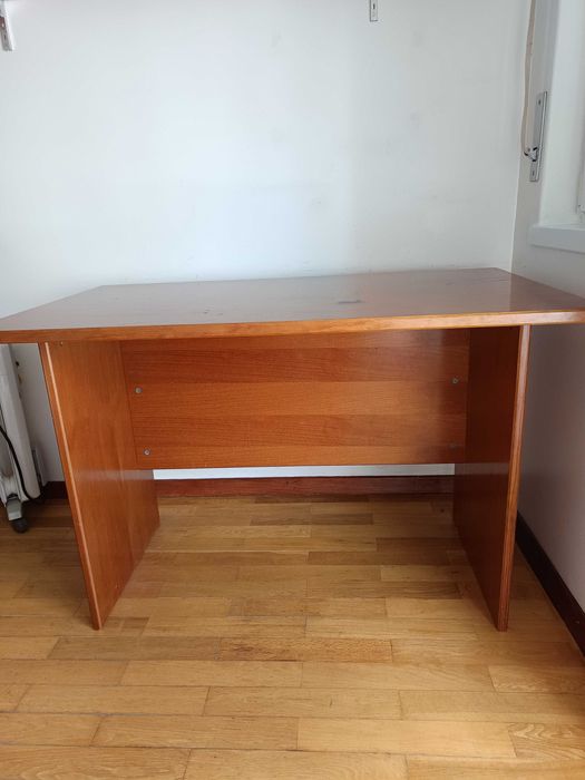Secretaria madeira