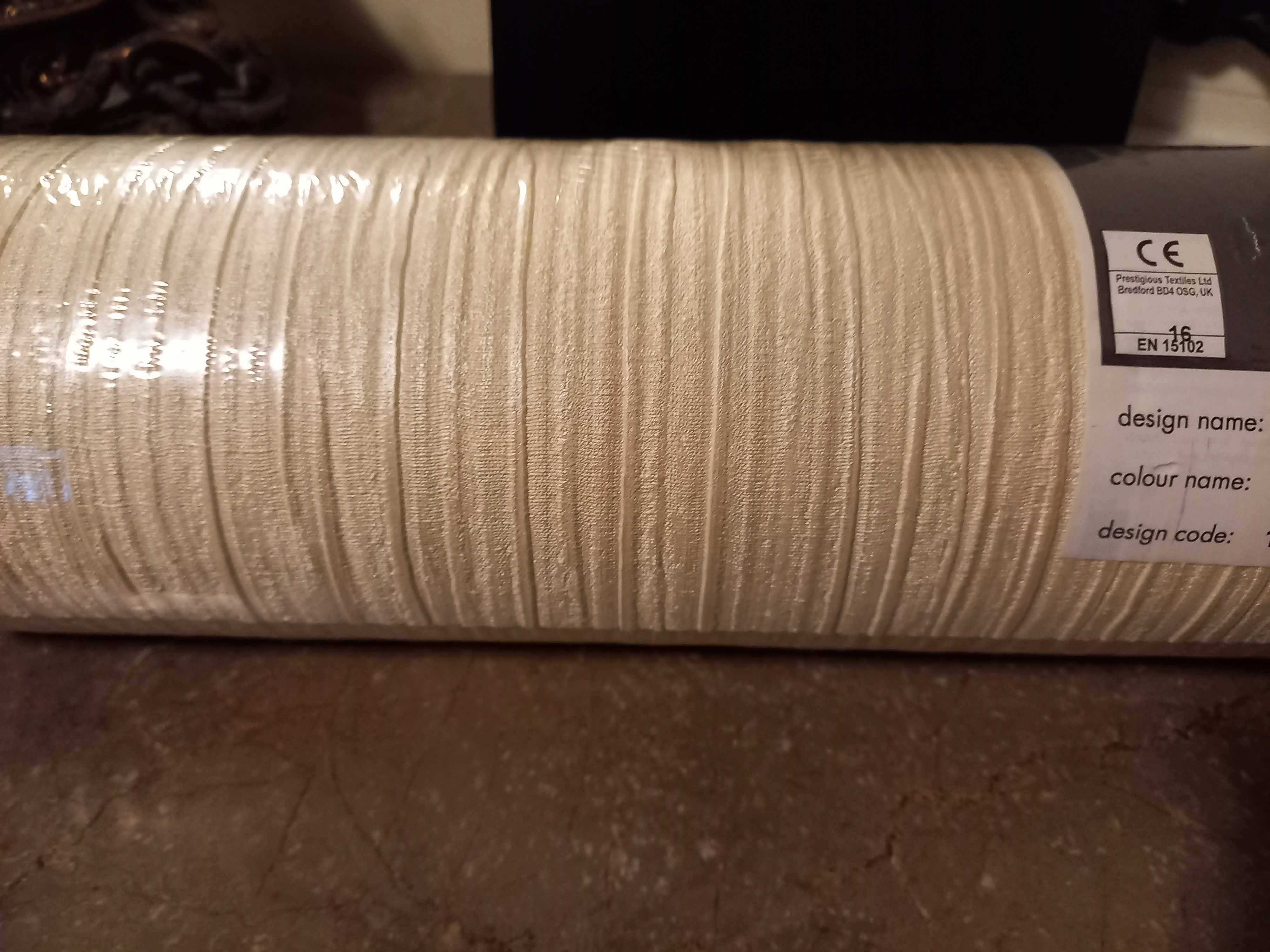 Papel de parede em beje - 1 rolo de 10 metros e de 53 cm de largura