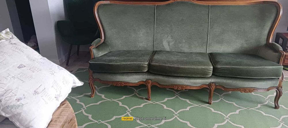 Ludwikowska Sofa