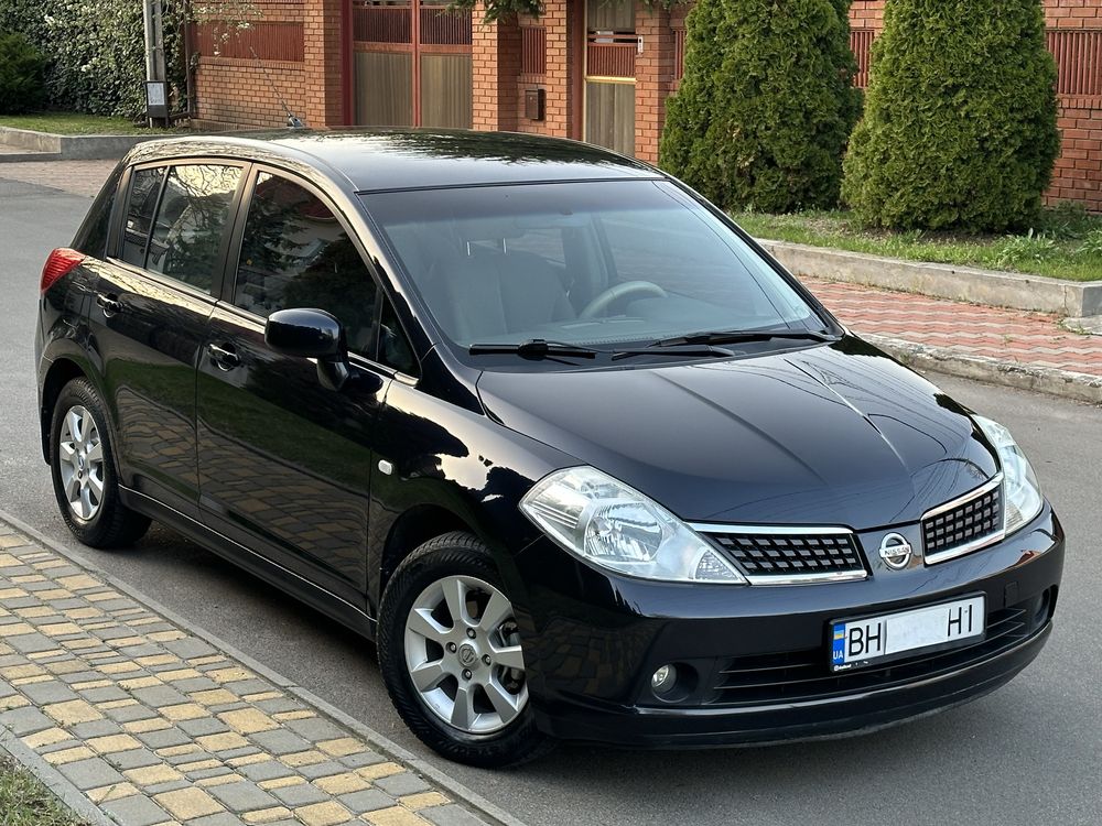 Продам машину Nissan Tiida