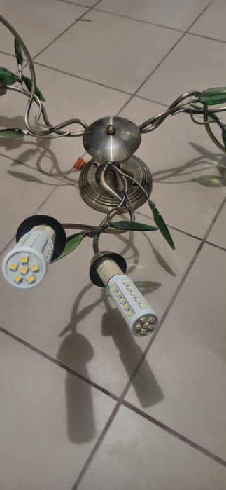 Żyrandol lampa na 6 żarówek szklane listki zielone