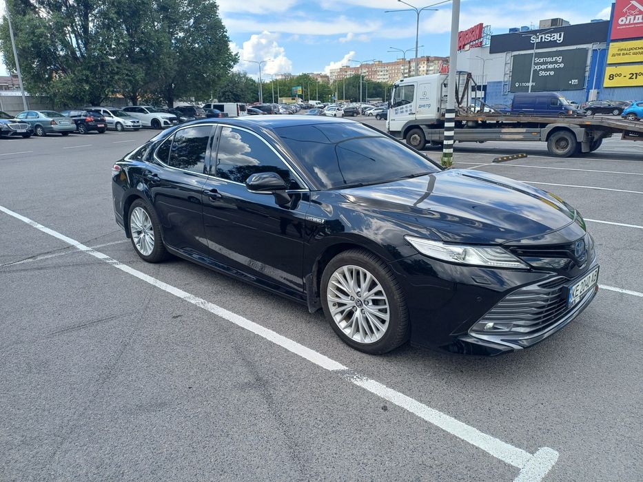 Продам Toyota Camry 2020 года