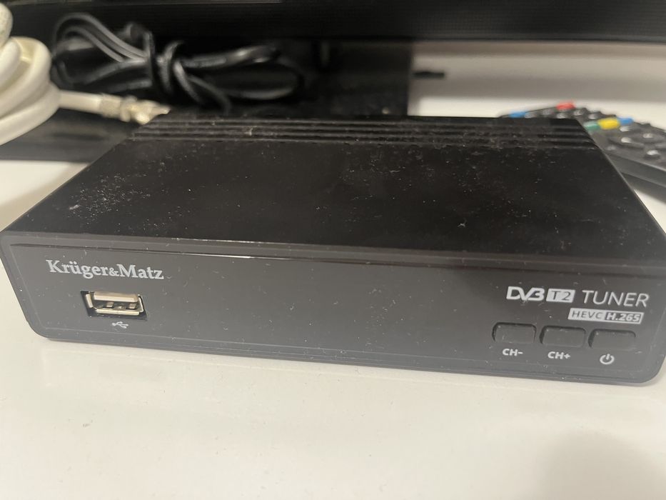 Toshiba Regza 32AV500PG+ tuner Kruger&Matz KM0550B- wszystko sprawne