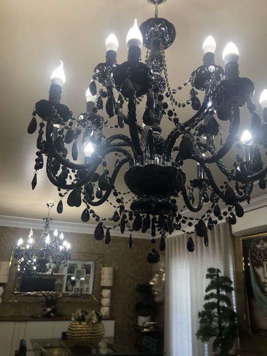 Lustre de teto em vidro opalino com 16 lampadas
