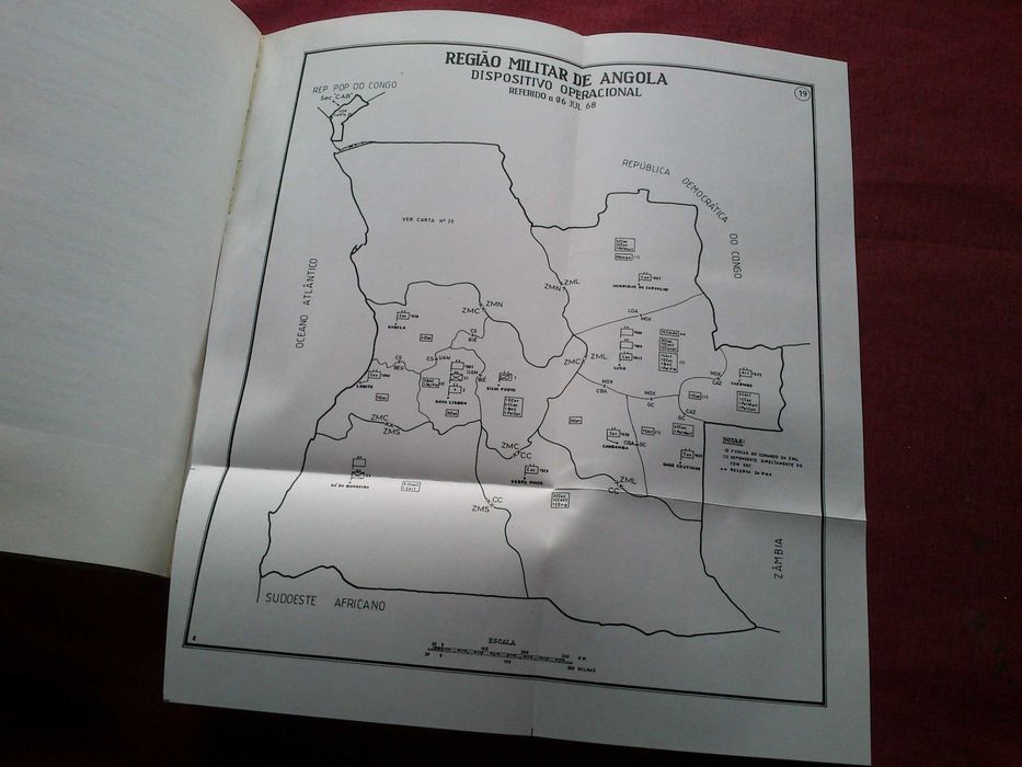 Resenha Histórico-Militar Das Campanhas de África (1961-74)