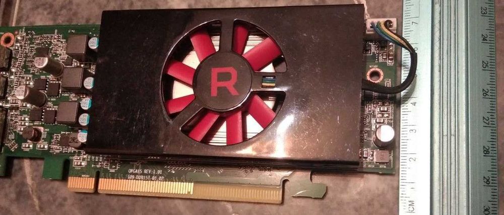 Ігрова низькопрофільна відеокарта RX640 gddr5 128bit 4Gb 1DP 2MDPLPssf