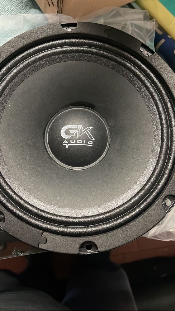 Medios - woofer 8”