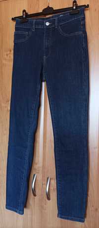 Spodnie jeans Denim 1953 Mary, rozmiar S, kolor Granatowy.