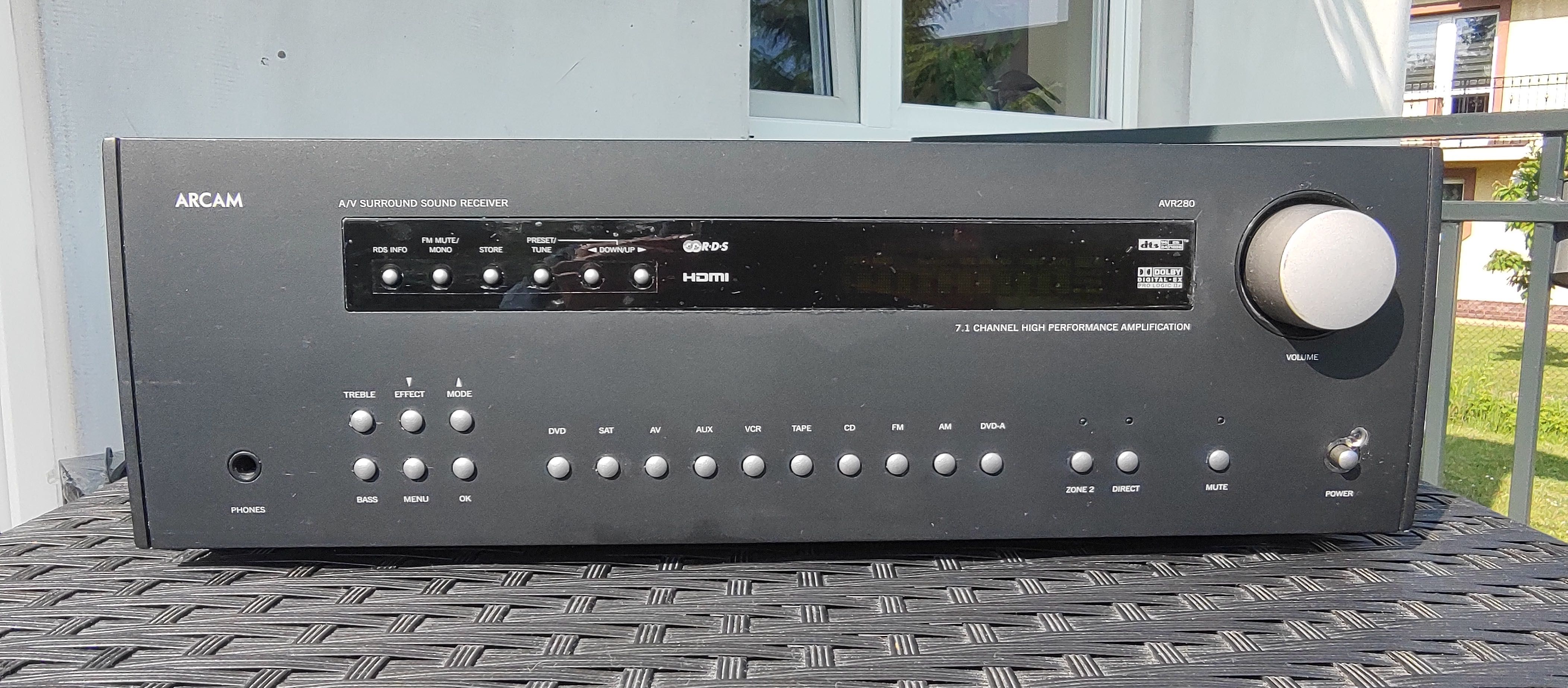 Wzmacniacz Arcam AVR 280