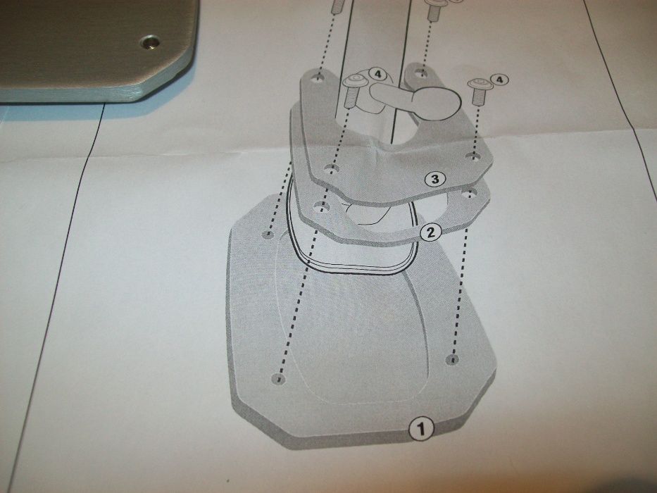 ES1110 Crosstourer 1200 / DTC (12>18) GIVI HONDA poszerzenie stopki