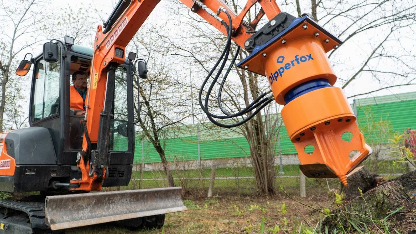 Dipperfox 400 leśna frezarka do pni karczowanie usuwanie