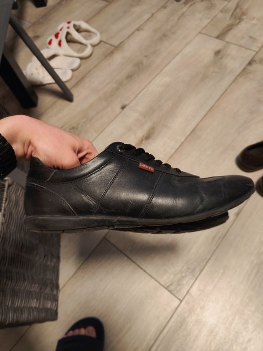 Шкіряне взуття Levis