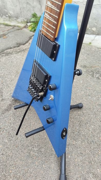 Електрогітара Conquest Flying V, floyd-брідж 2 хамбакера