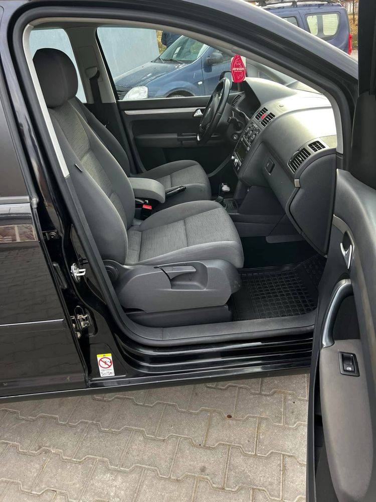 Продам авто volkswagen touran 2008