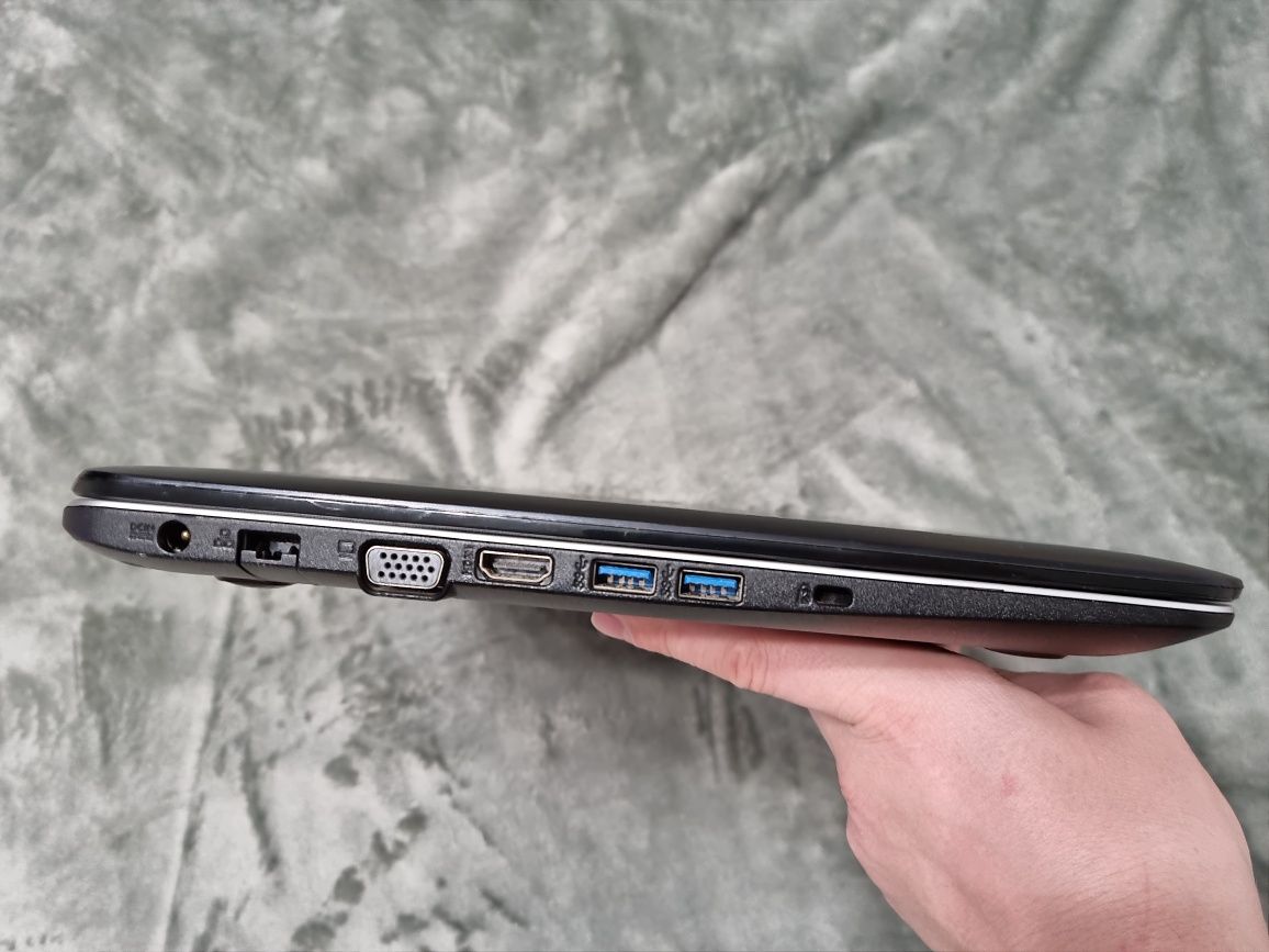 Ноутбук Asus F555U 15.6' (Intel Core I5, 8GB RAM, 240GB SSD, Win 11)