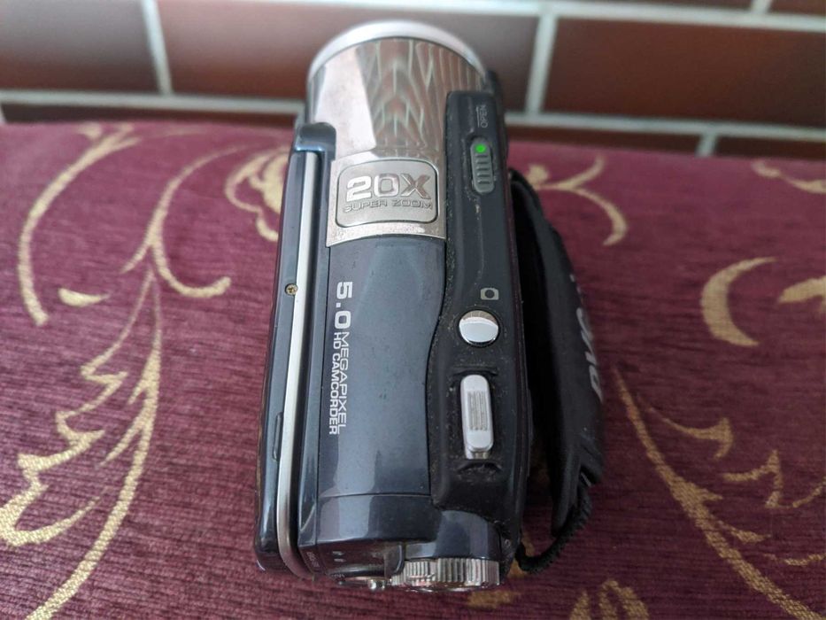 Видеокамера Full HD Praktica DVC 5.4 в хорошем состоянии.