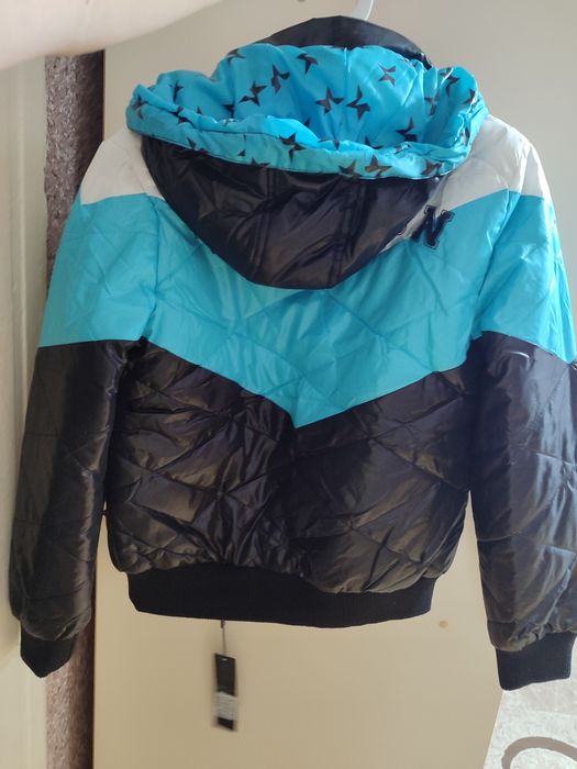 Продам нову демісезонну курточку
