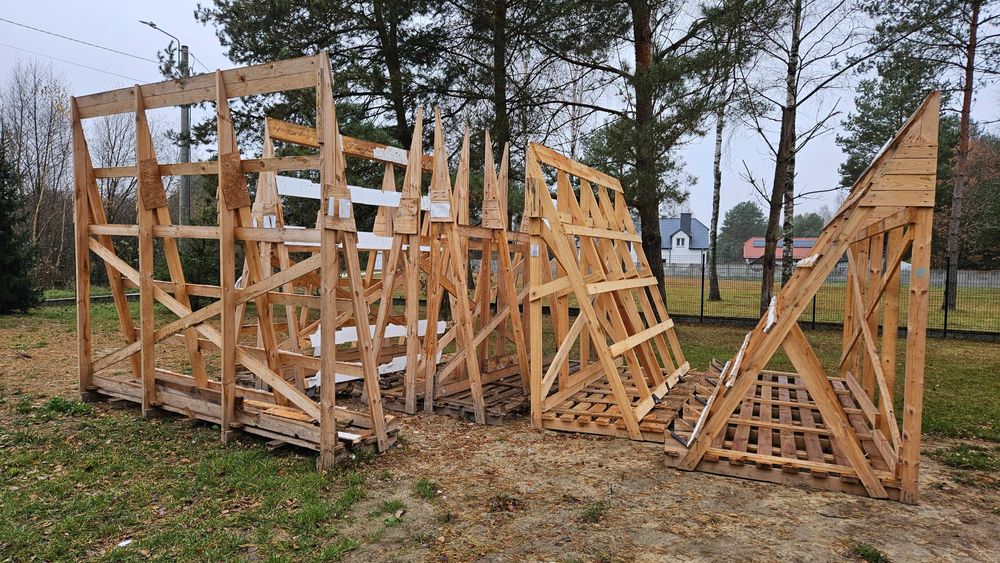 oddam za darmo drewniane stojaki jak na zdjęciu