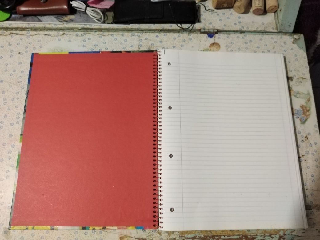 Vendo material escolar de bom estado