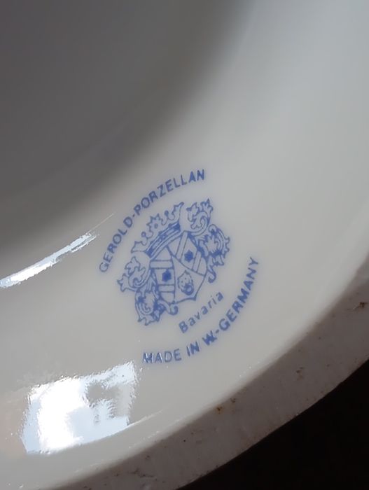 Kolekcjonerski kufel z porcelany.