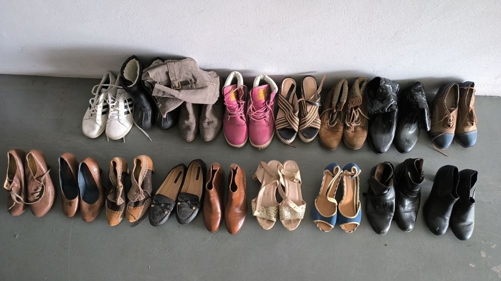 Conjunto de Sapatos de mulher em bom estado
