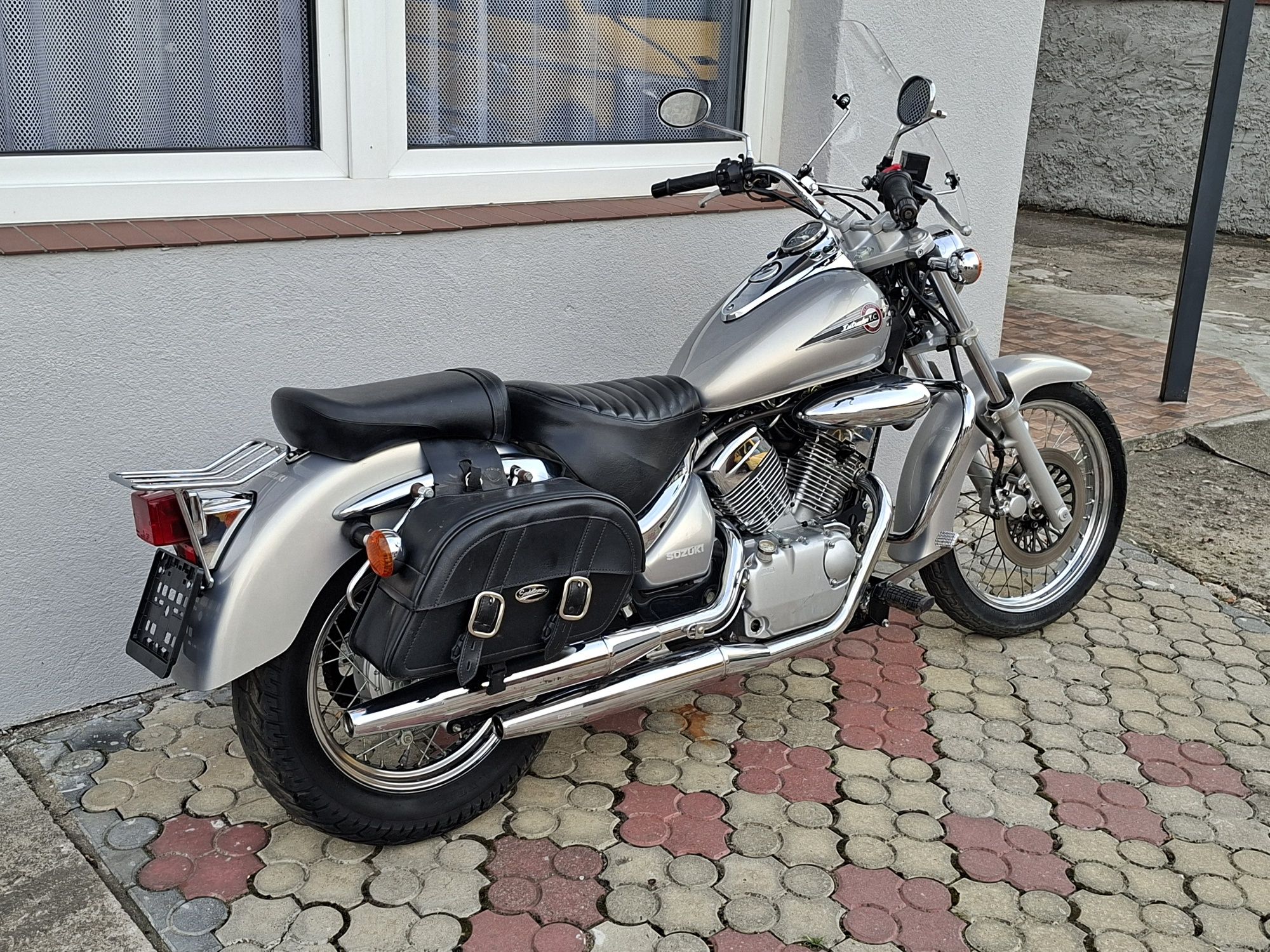 Suzuki Intruder 125 kat.B/A1 rok 2004 mały przebieg transport pod dom