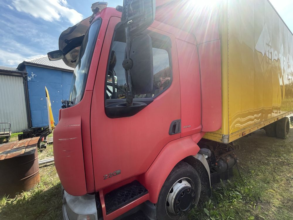 Kabina renault midlum kopmletna cala sypilana